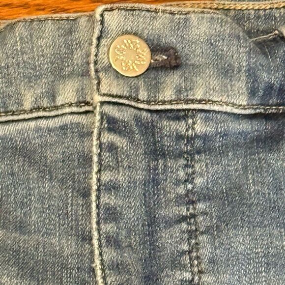 White House Black Market size 8 short high rise skinny flare super soft jeans - Picture 2 of 9